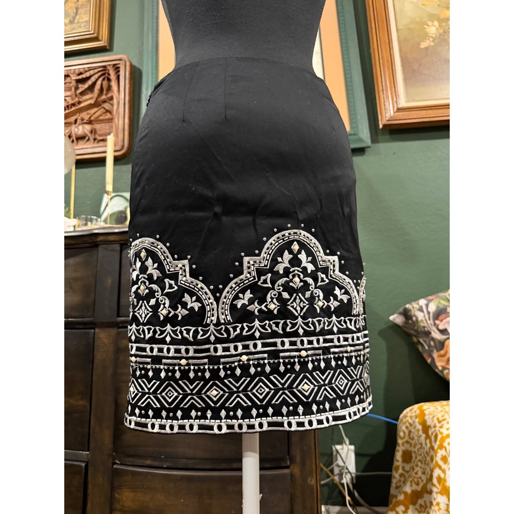 White House Black Market Black Silver Embroidered Beaded Pencil‎ Skirt Size 00